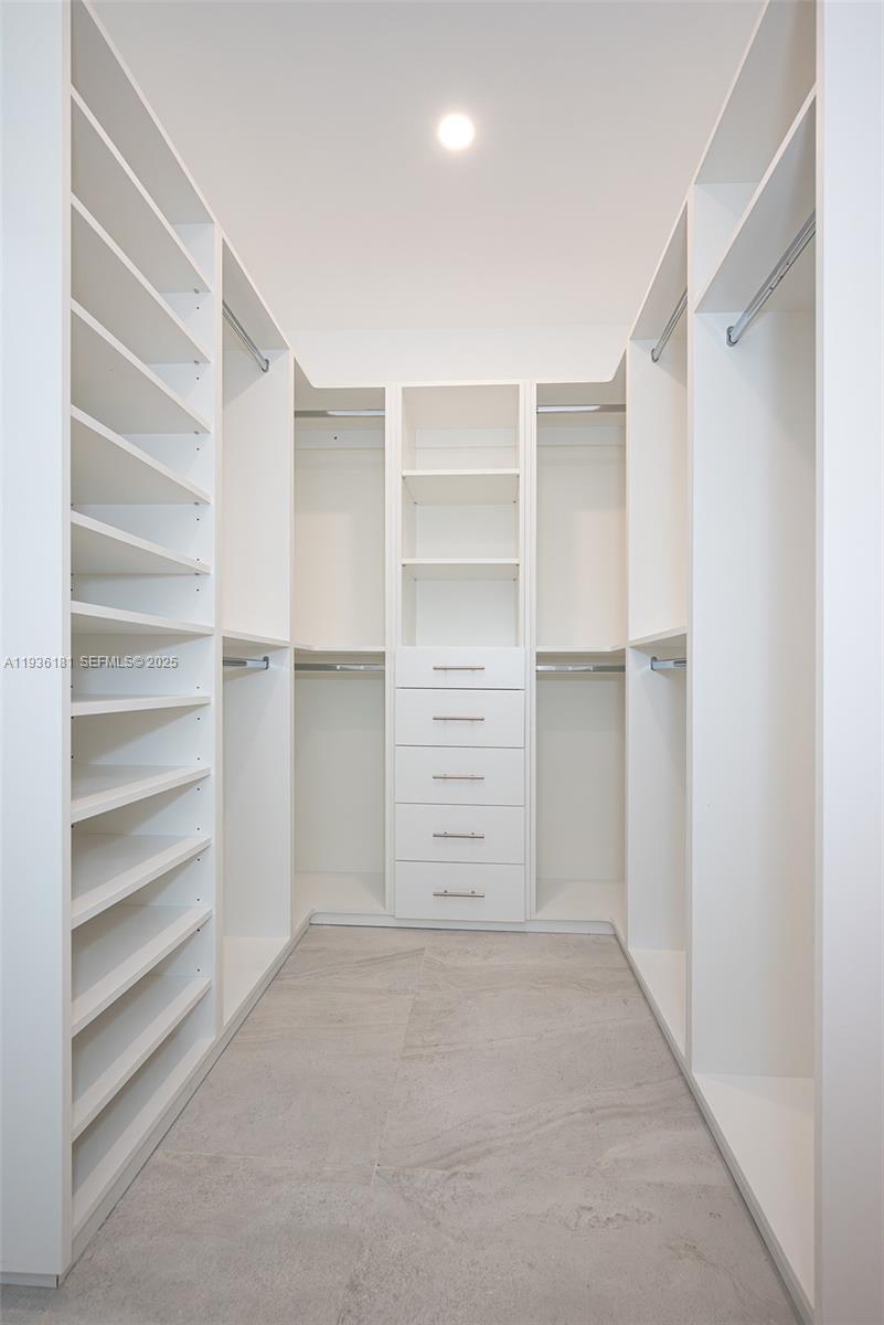 PORTER MANOR - Residential