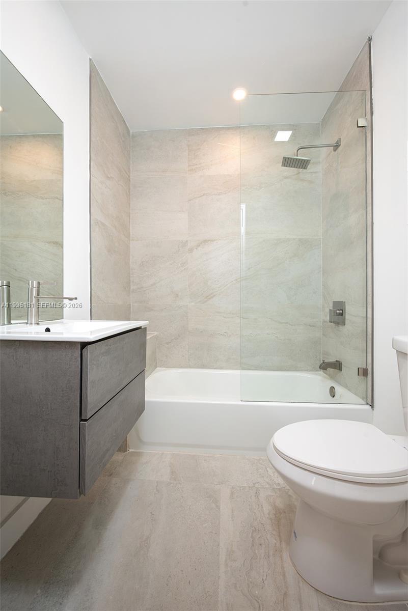 PORTER MANOR - Residential