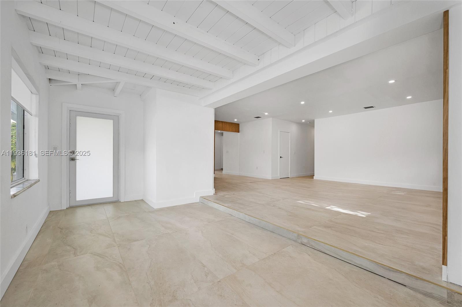 PORTER MANOR - Residential