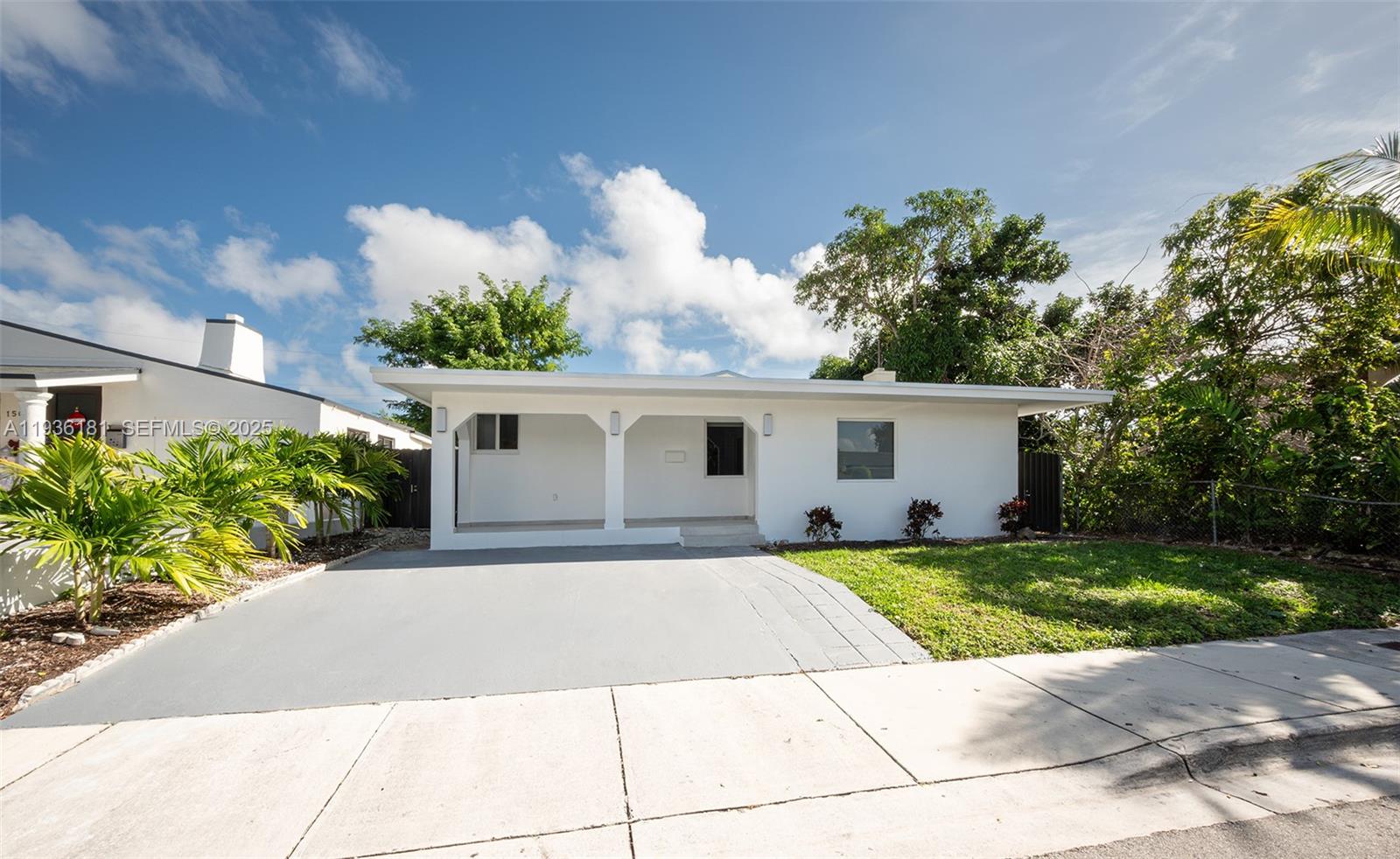 PORTER MANOR - Residential