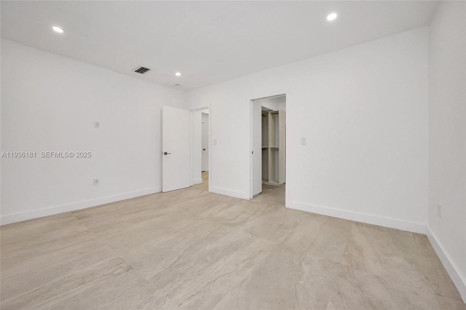 PORTER MANOR - Residential