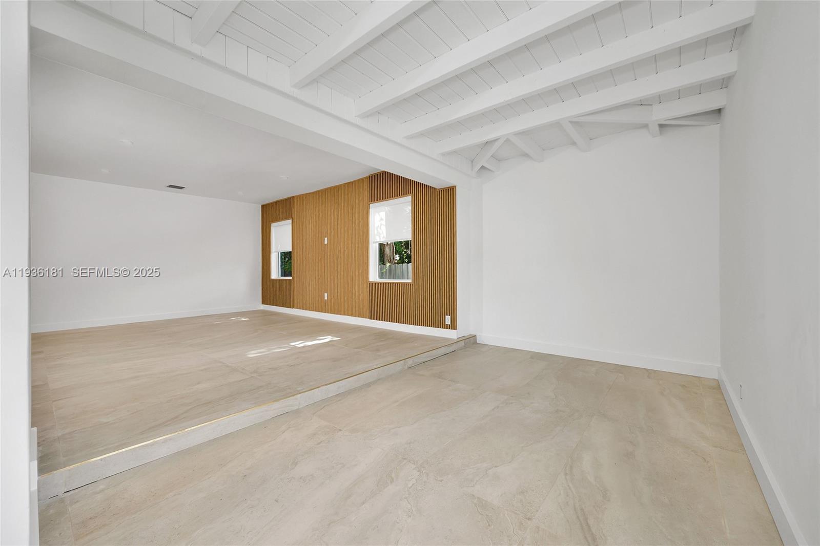 PORTER MANOR - Residential