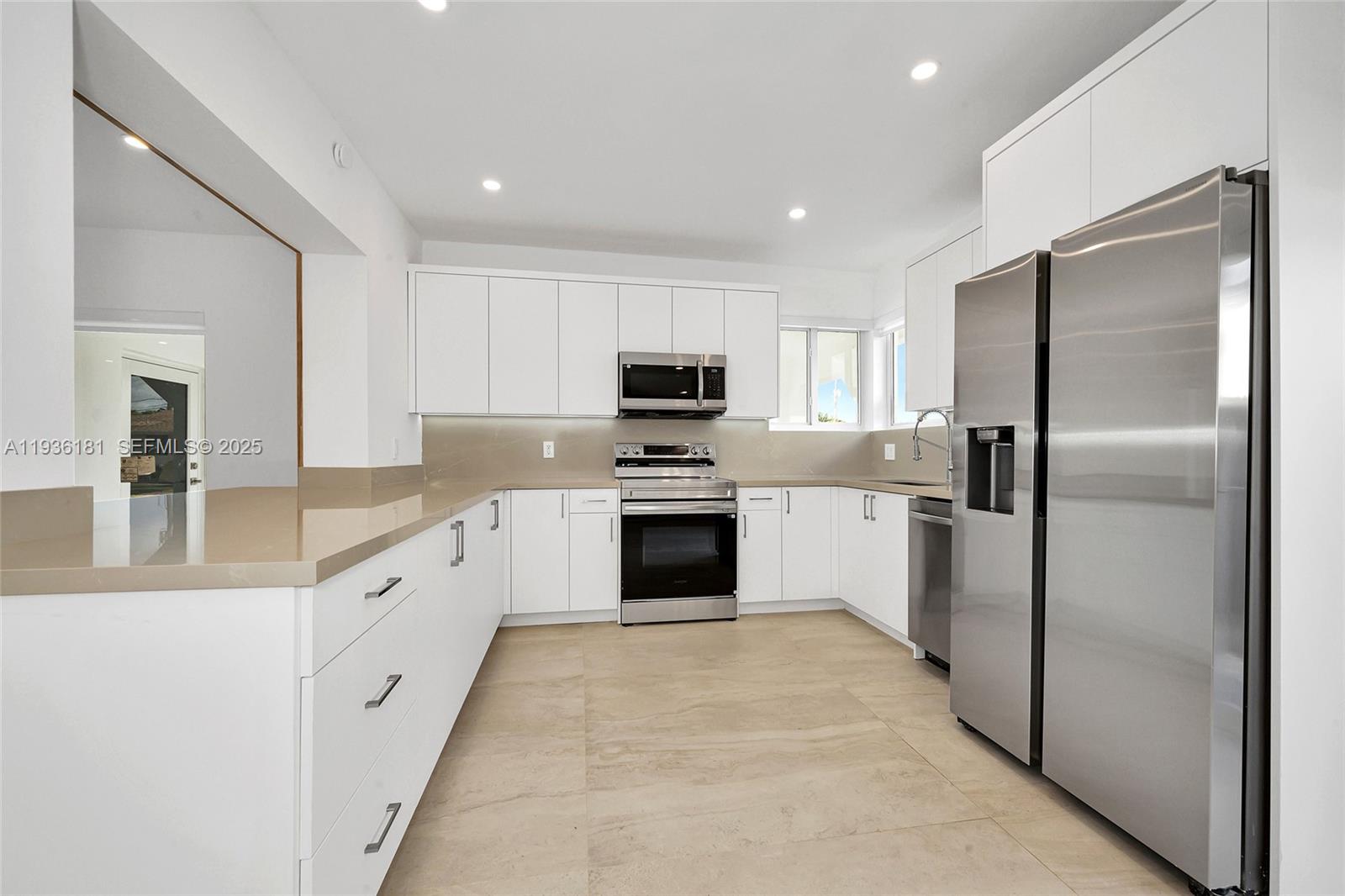 PORTER MANOR - Residential