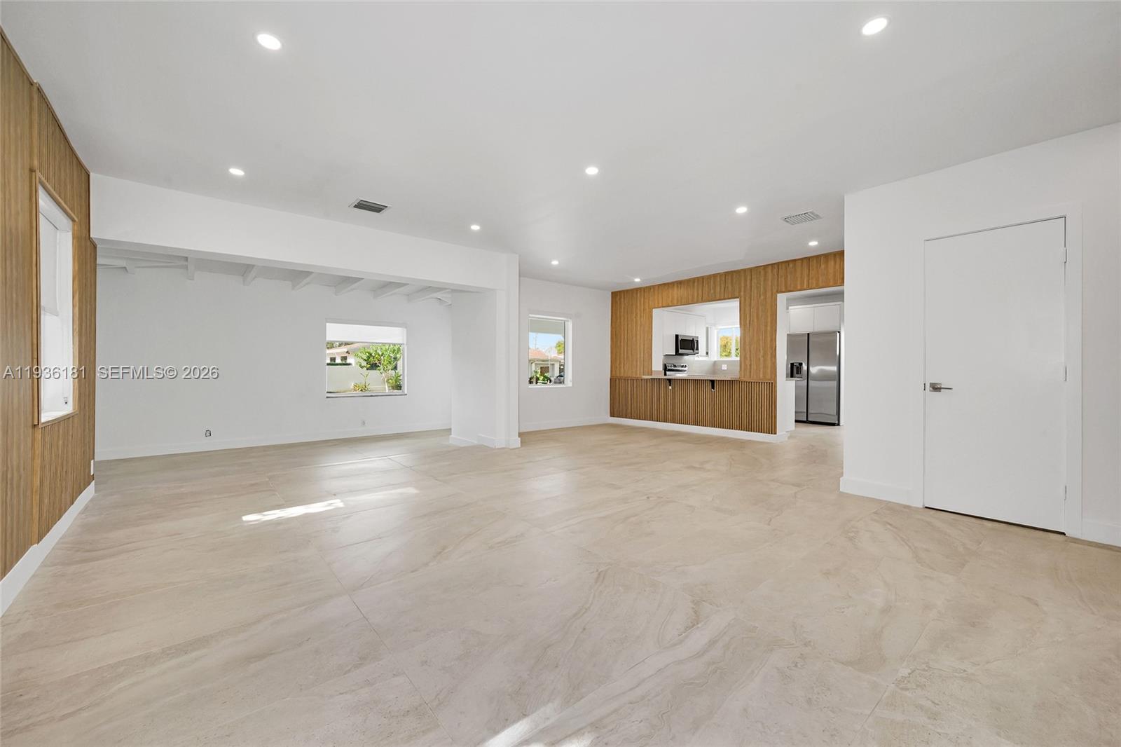 PORTER MANOR - Residential