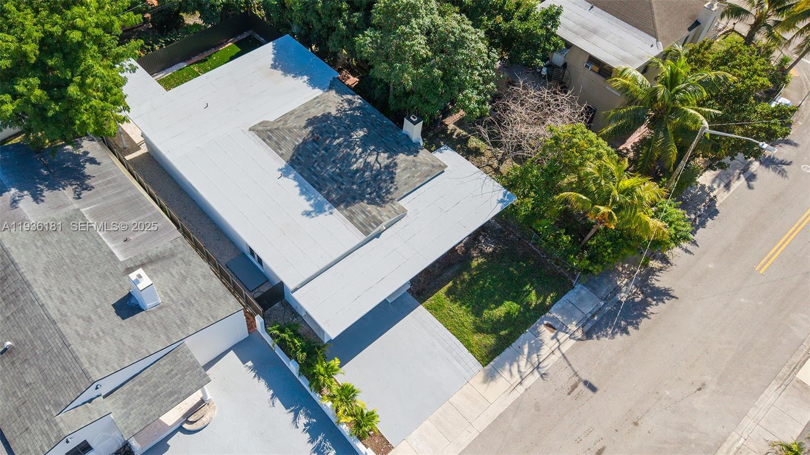 PORTER MANOR - Residential