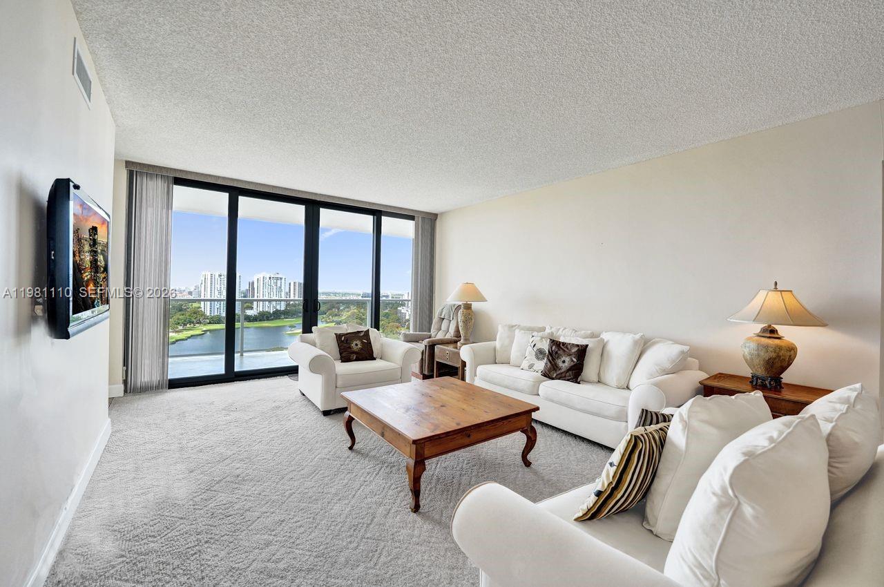 HAMPTONS WEST CONDO - Residential