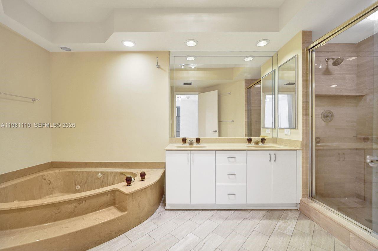 HAMPTONS WEST CONDO - Residential