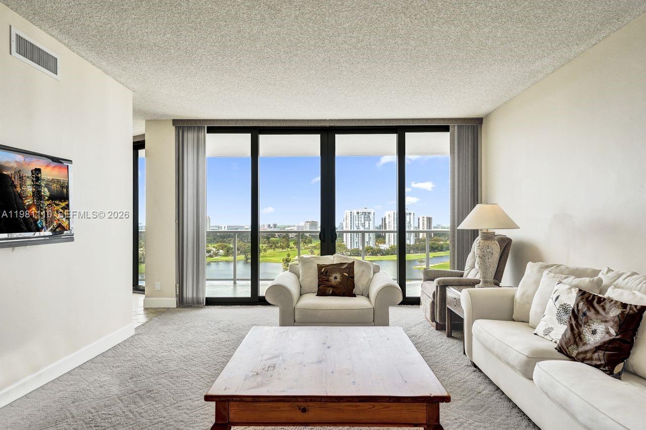 HAMPTONS WEST CONDO - Residential