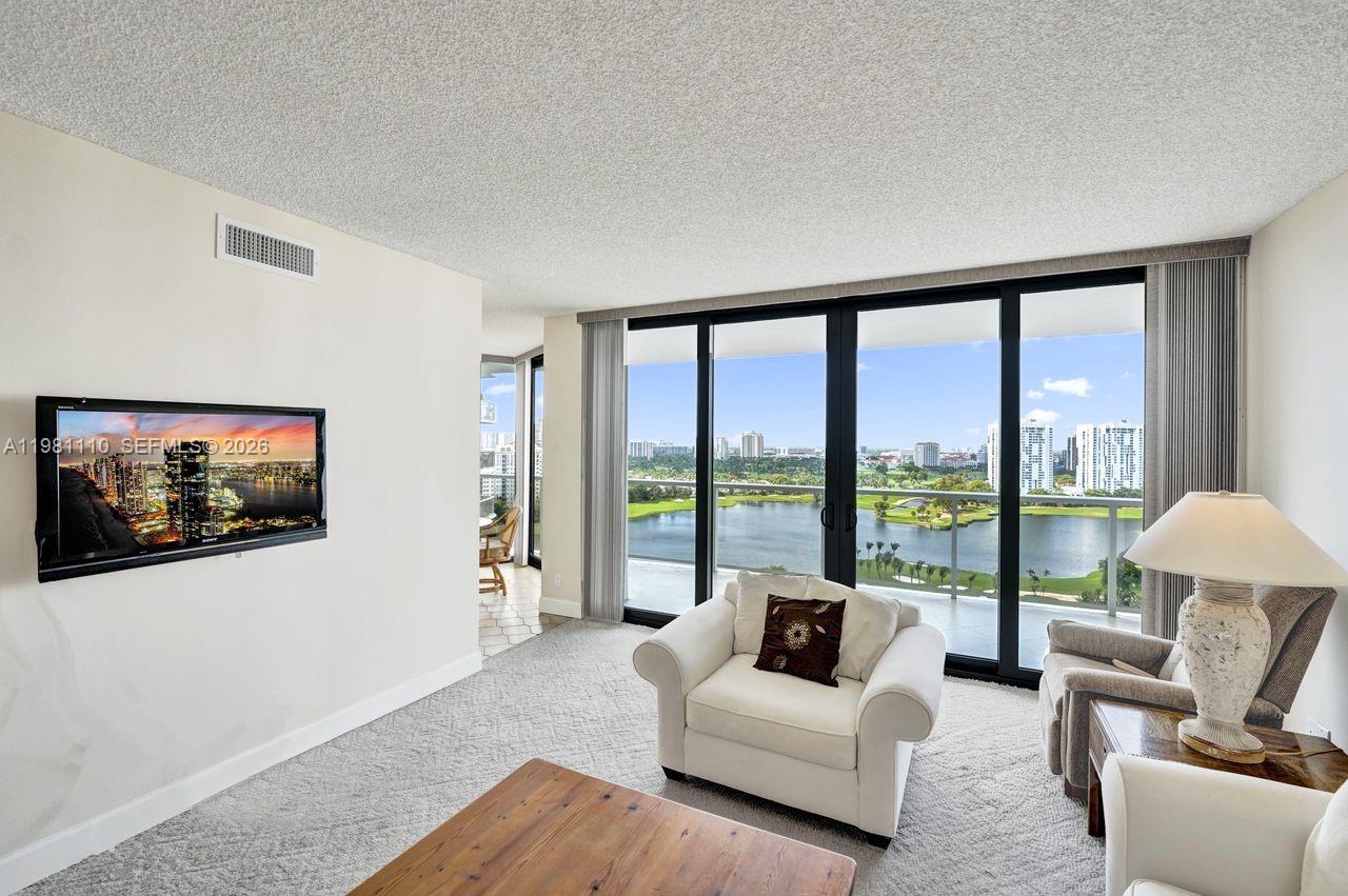 HAMPTONS WEST CONDO - Residential