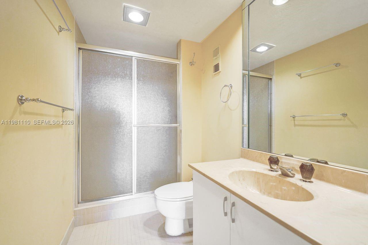 HAMPTONS WEST CONDO - Residential