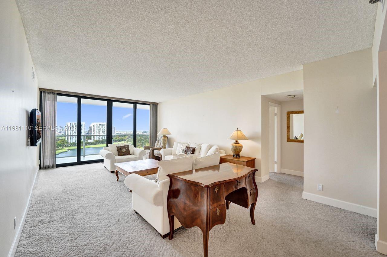 HAMPTONS WEST CONDO - Residential