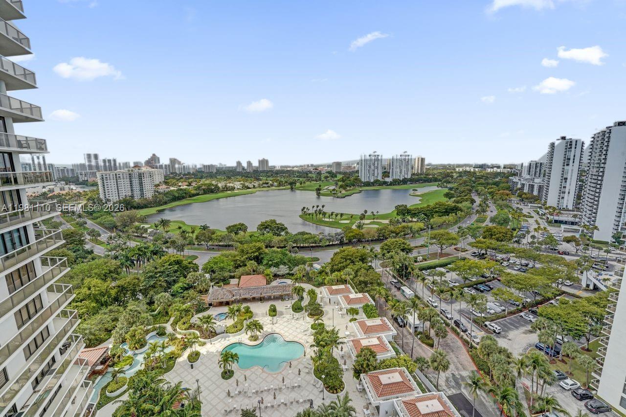 HAMPTONS WEST CONDO - Residential