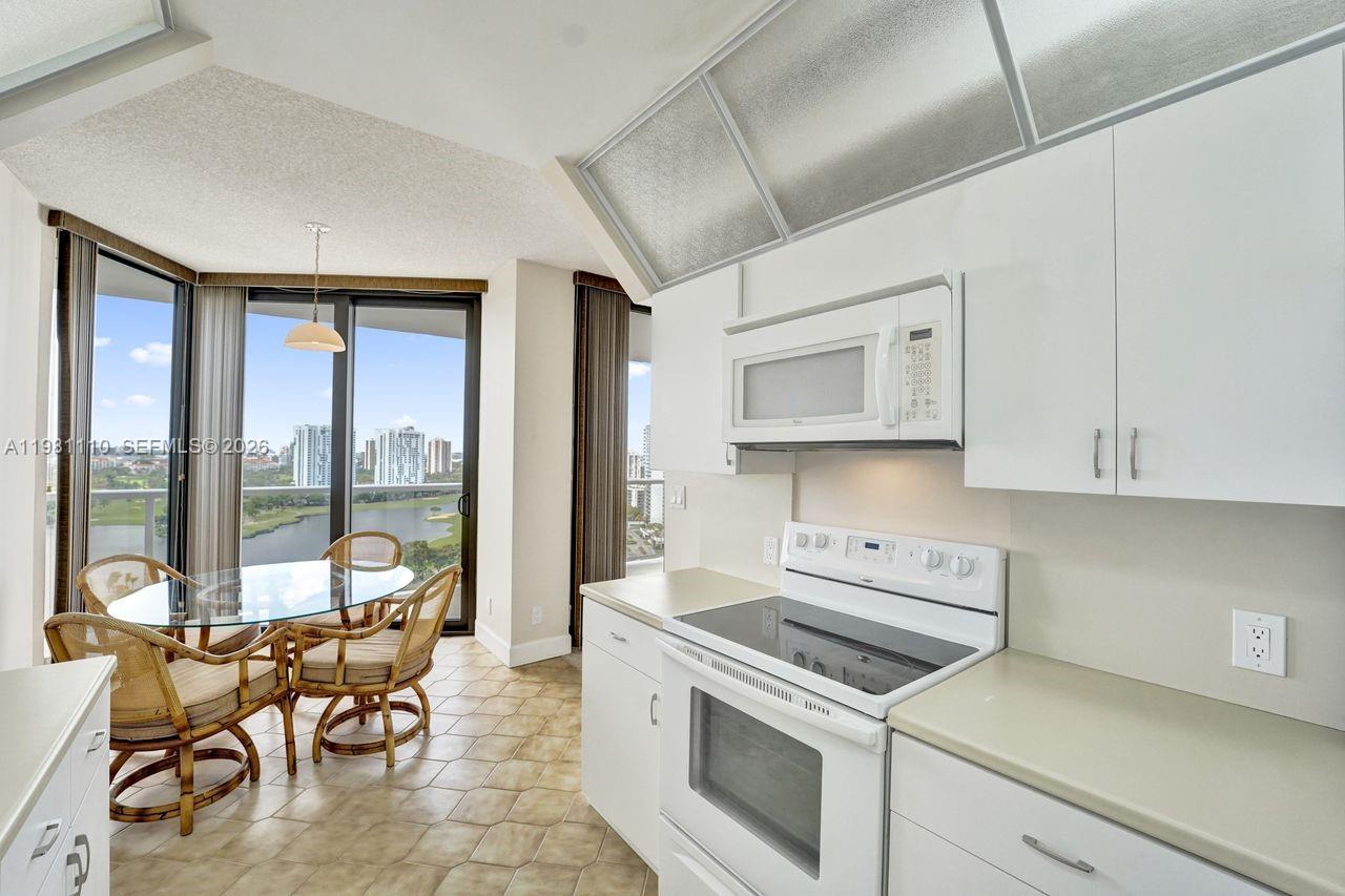 HAMPTONS WEST CONDO - Residential