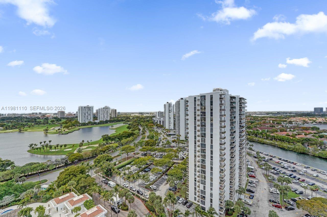 HAMPTONS WEST CONDO - Residential