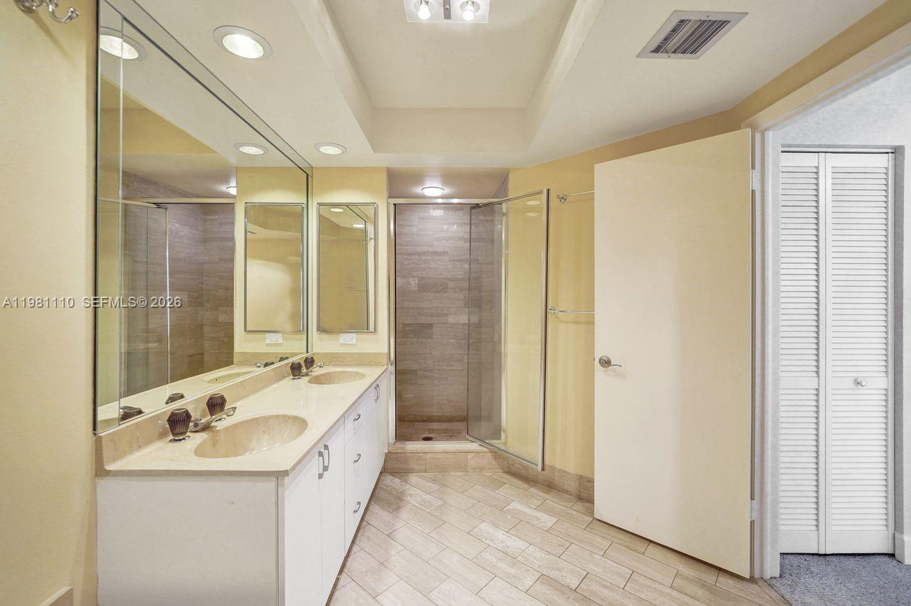 HAMPTONS WEST CONDO - Residential