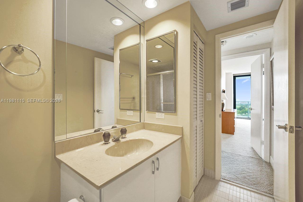 HAMPTONS WEST CONDO - Residential