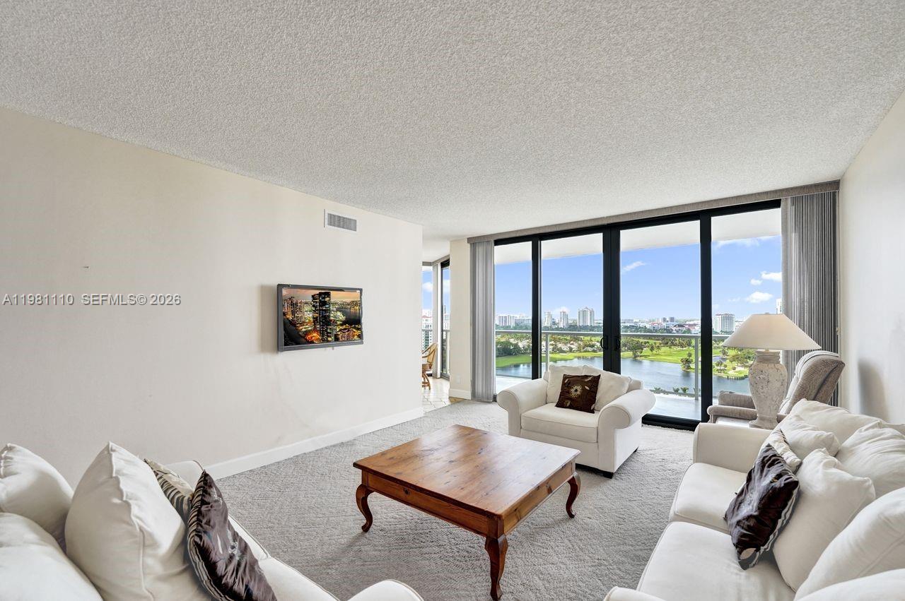 HAMPTONS WEST CONDO - Residential