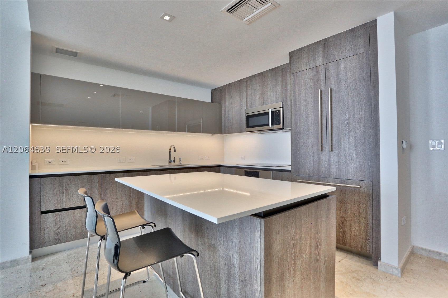 88 SW 7th St 3805