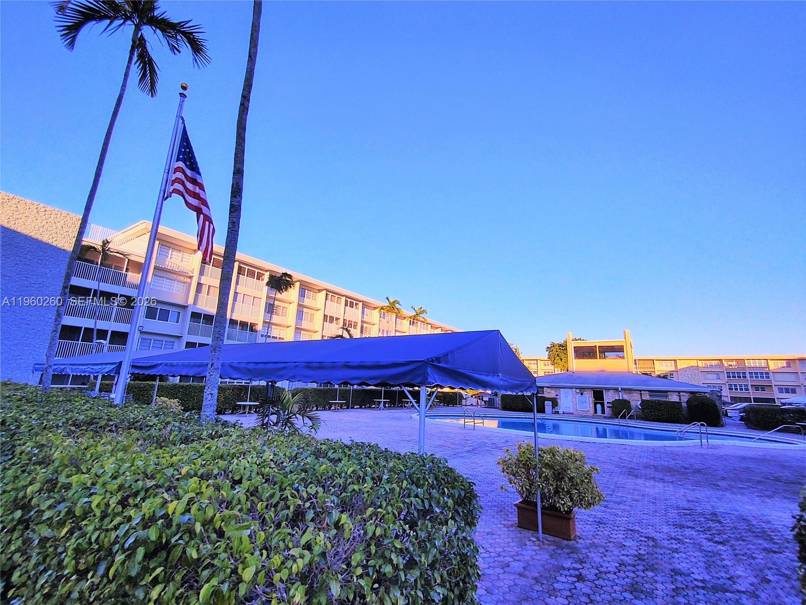 FIRST GULFSTREAM GARDEN - Residential