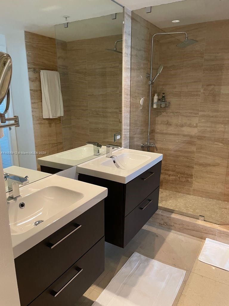 COURTS BRICKELL KEY CONDO - Residential