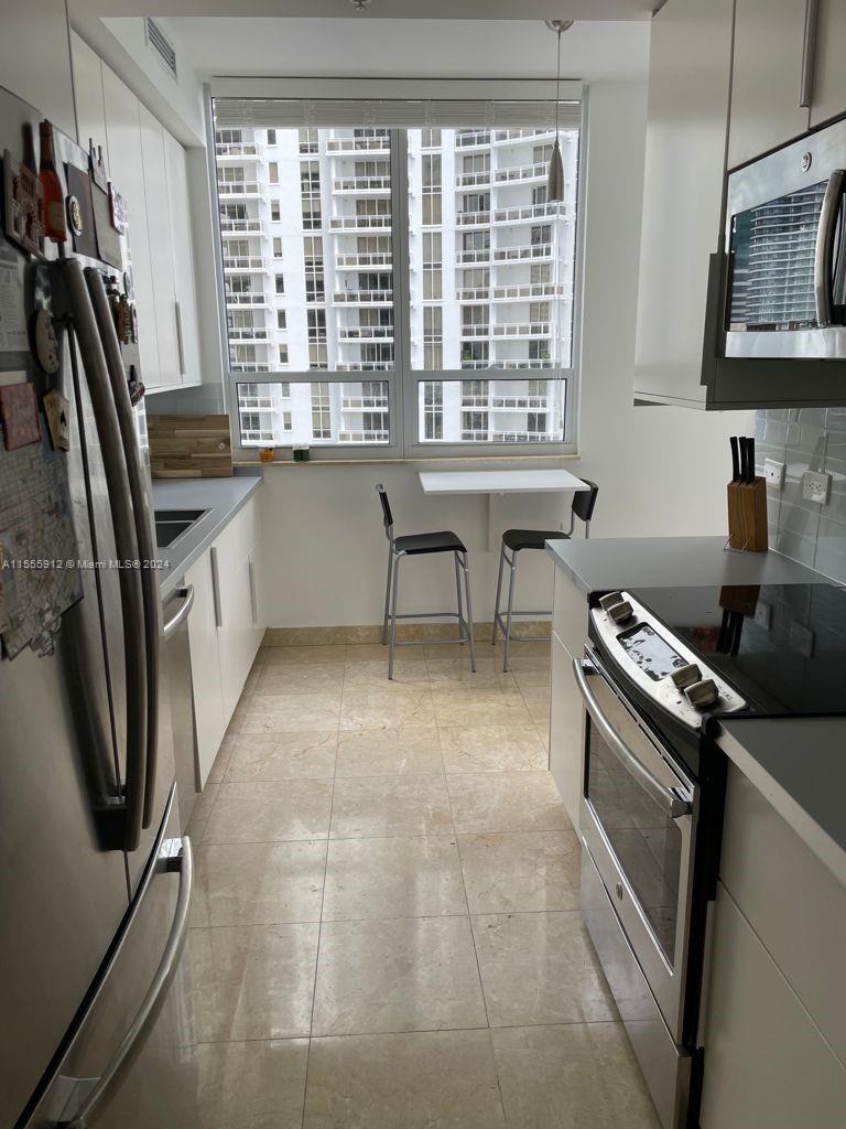COURTS BRICKELL KEY CONDO - Residential