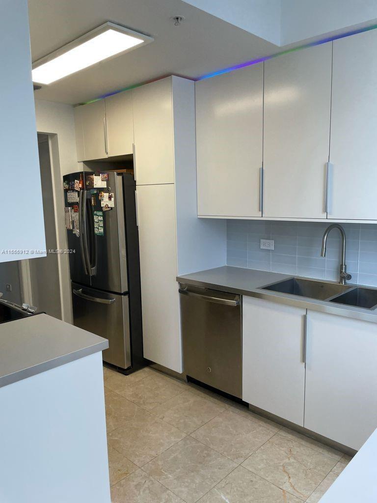 COURTS BRICKELL KEY CONDO - Residential