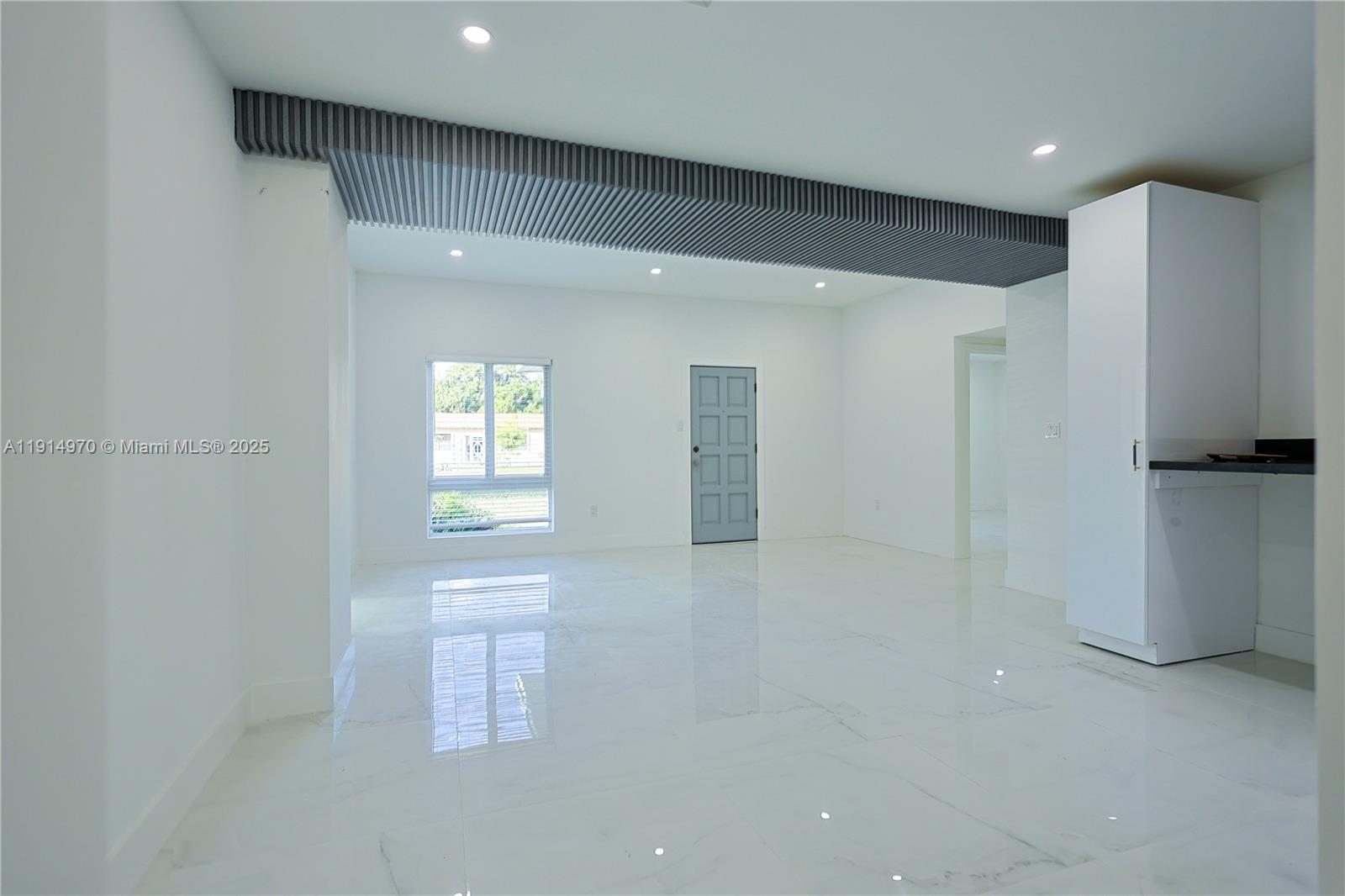 BRIAN MANORS - Residential