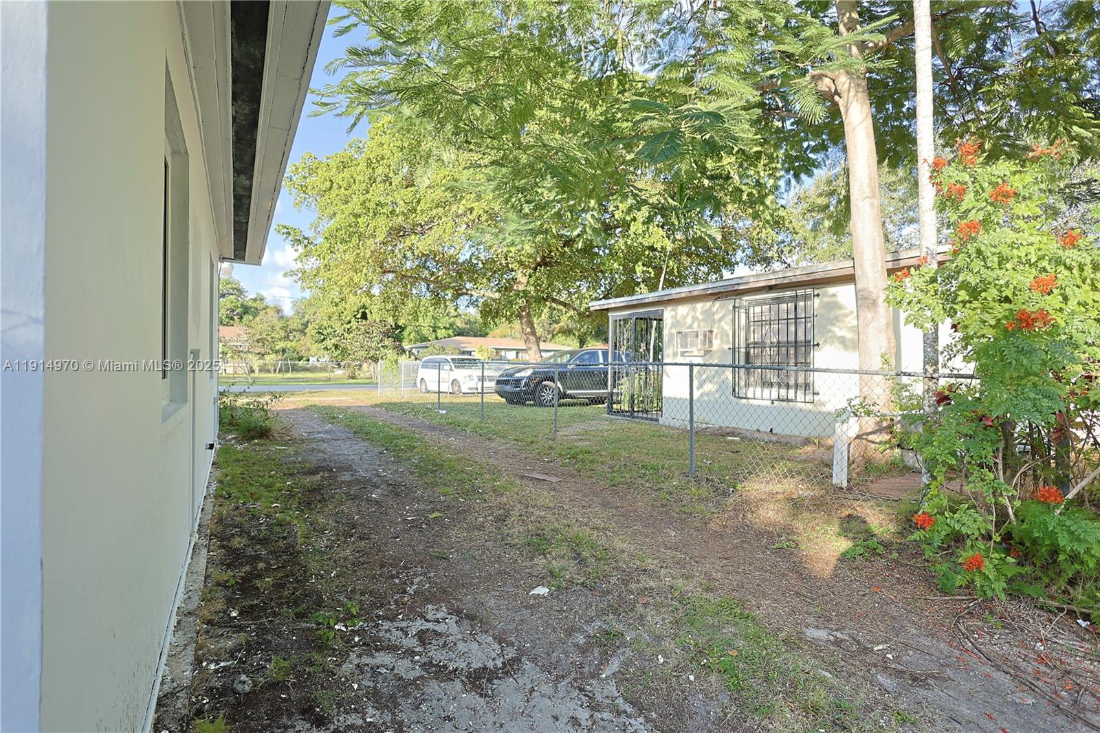 BRIAN MANORS - Residential