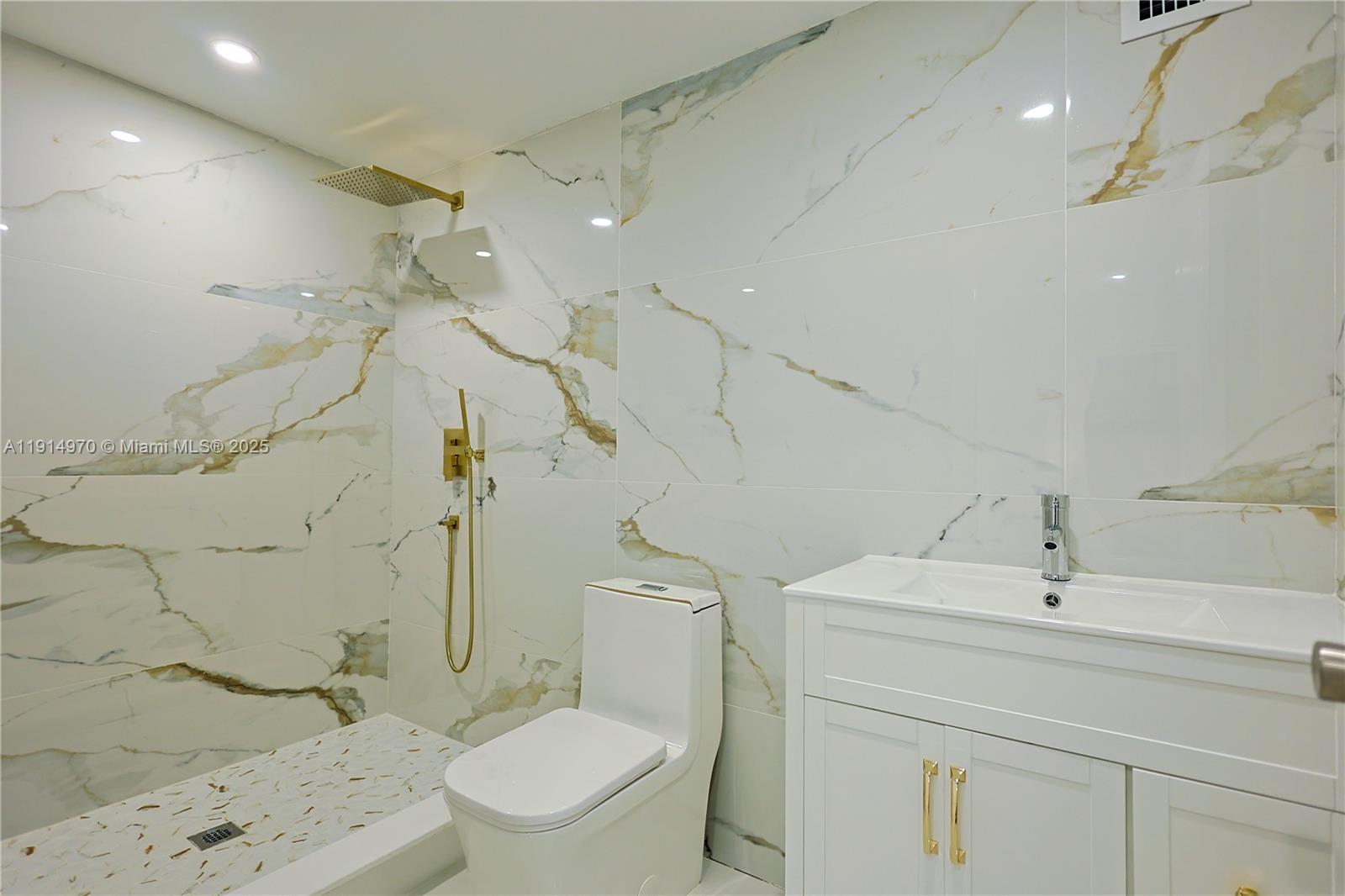 BRIAN MANORS - Residential