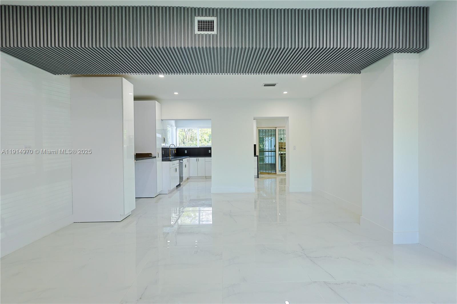 BRIAN MANORS - Residential