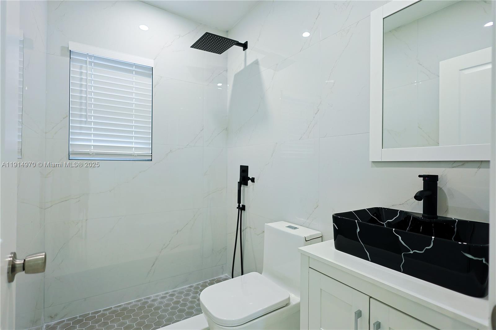 BRIAN MANORS - Residential