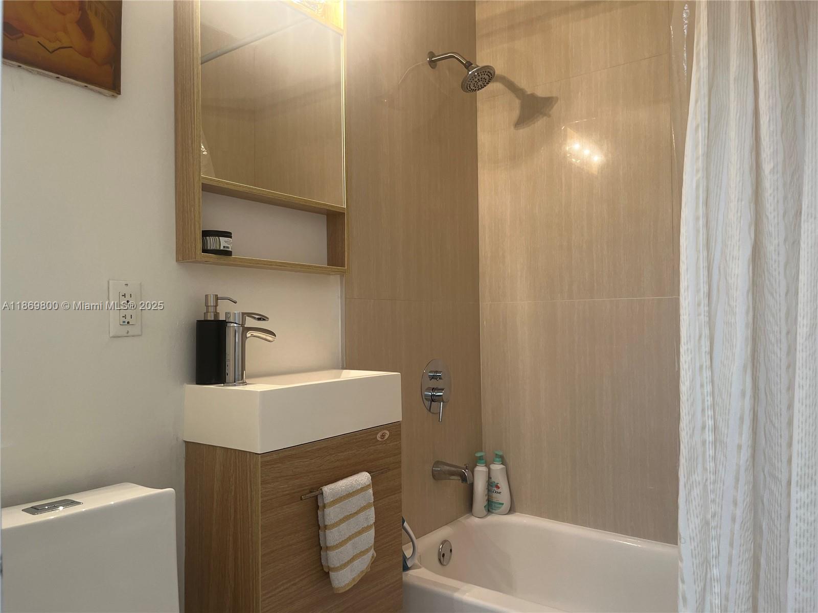 CENTRAL MIAMI PART 6 - Residential Lease