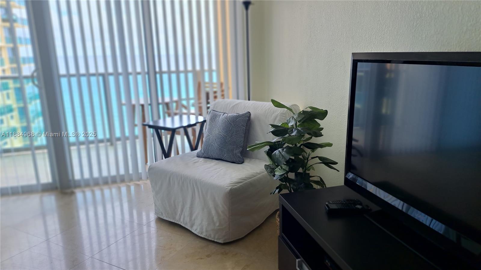 WAVE CONDO - Residential Lease