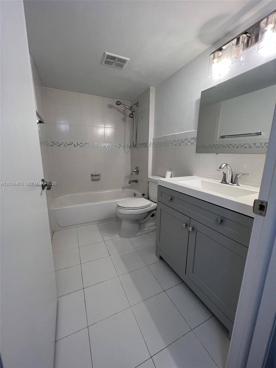 NOB HILL WEST CONDO - Residential