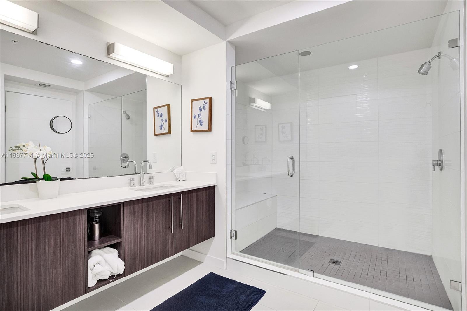 MIDTOWN AT DORAL - Residential
