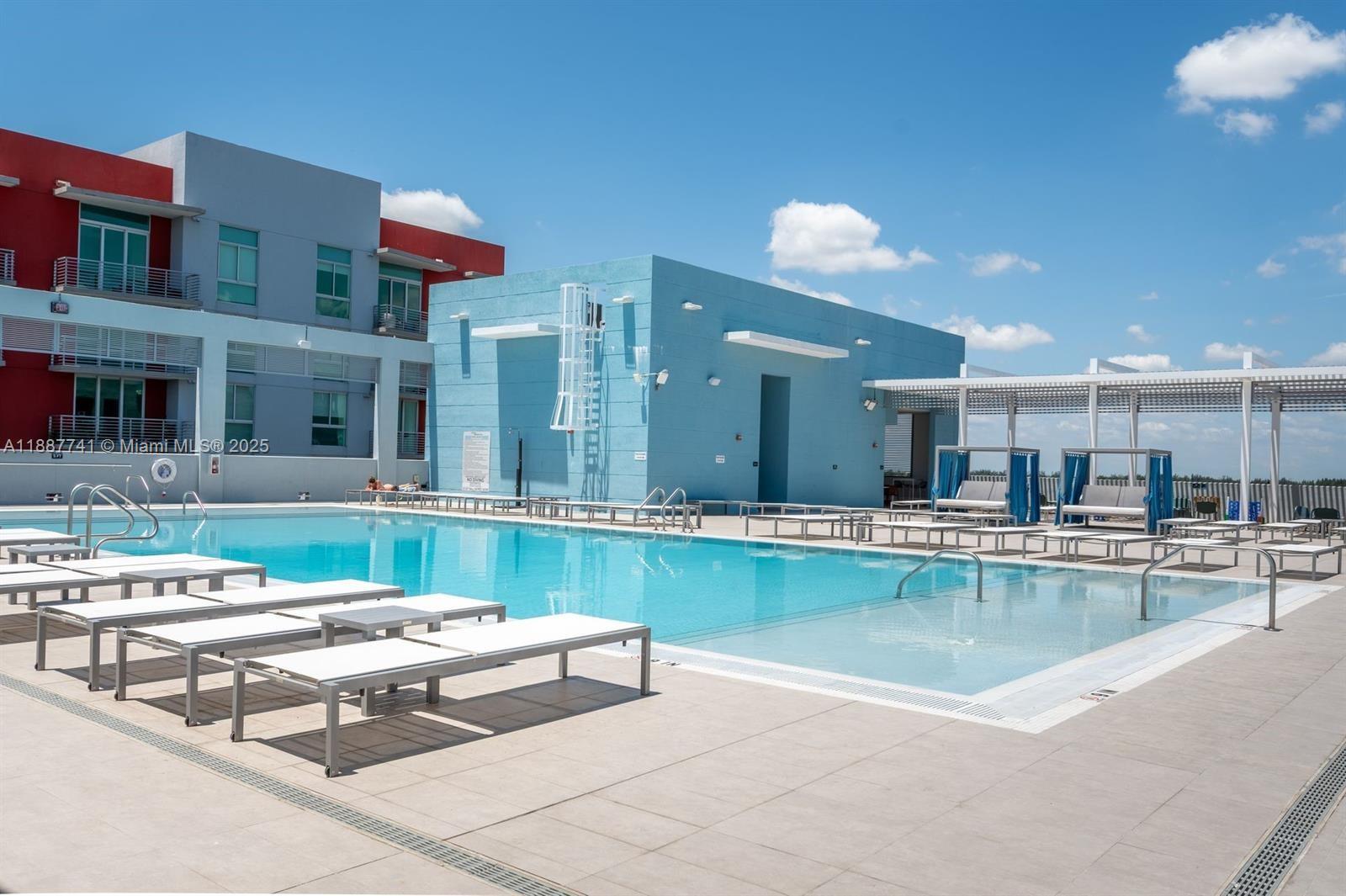 MIDTOWN AT DORAL - Residential