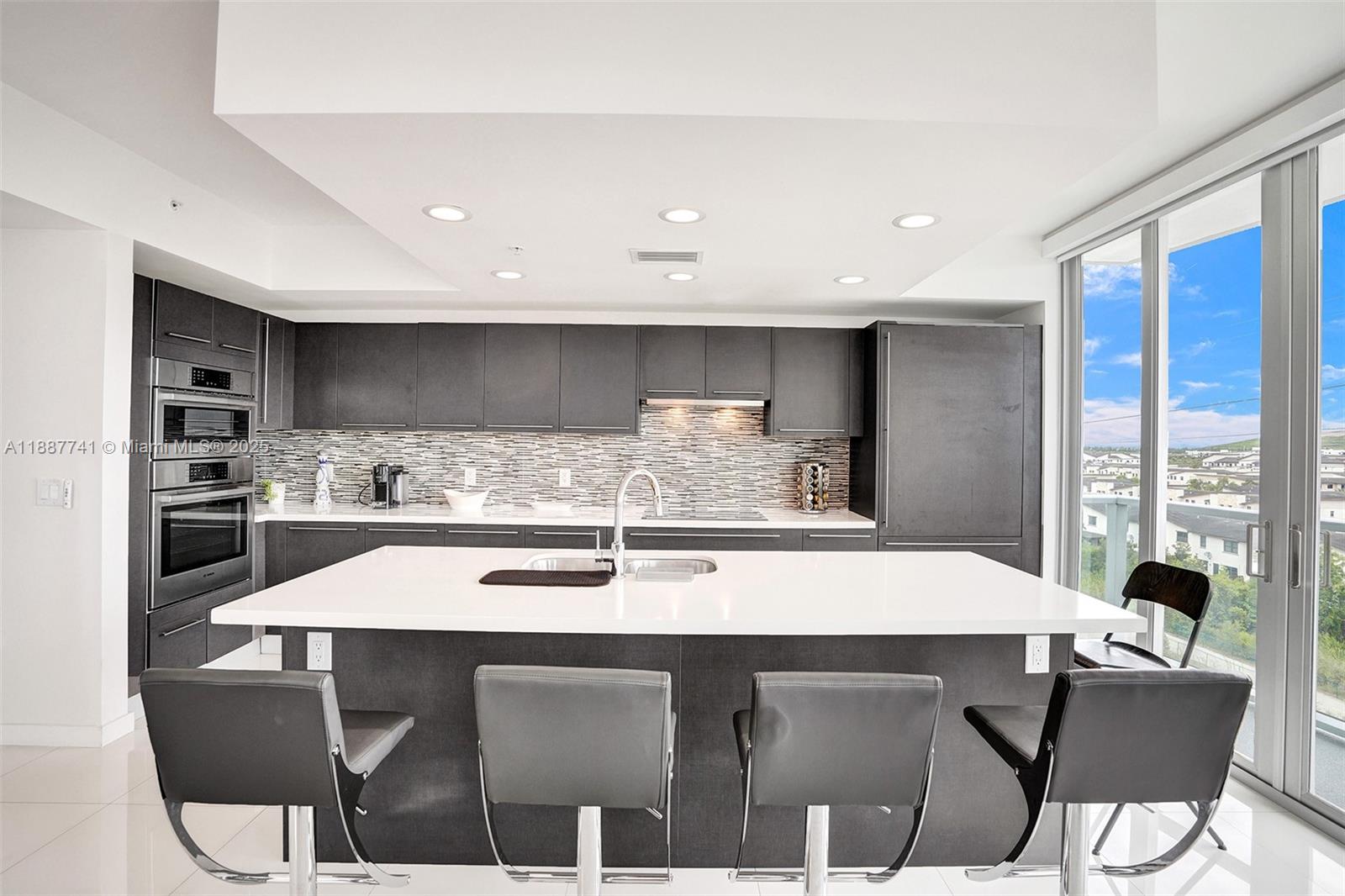 MIDTOWN AT DORAL - Residential
