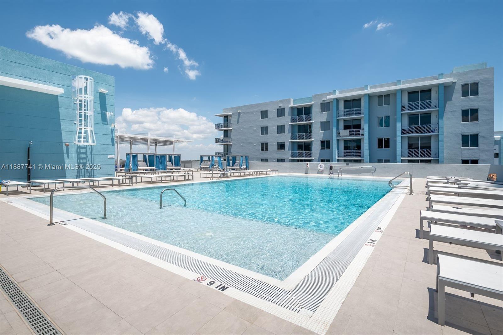 MIDTOWN AT DORAL - Residential