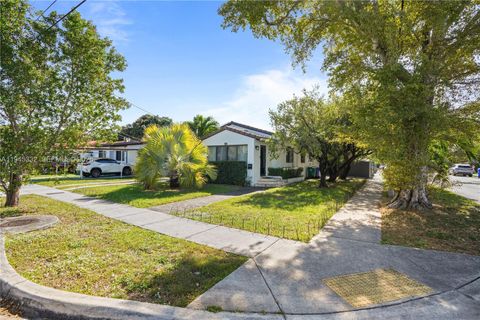 Photo of 2290 SW 2nd Ter, Miami, FL 33135 (MLS # A11945332)