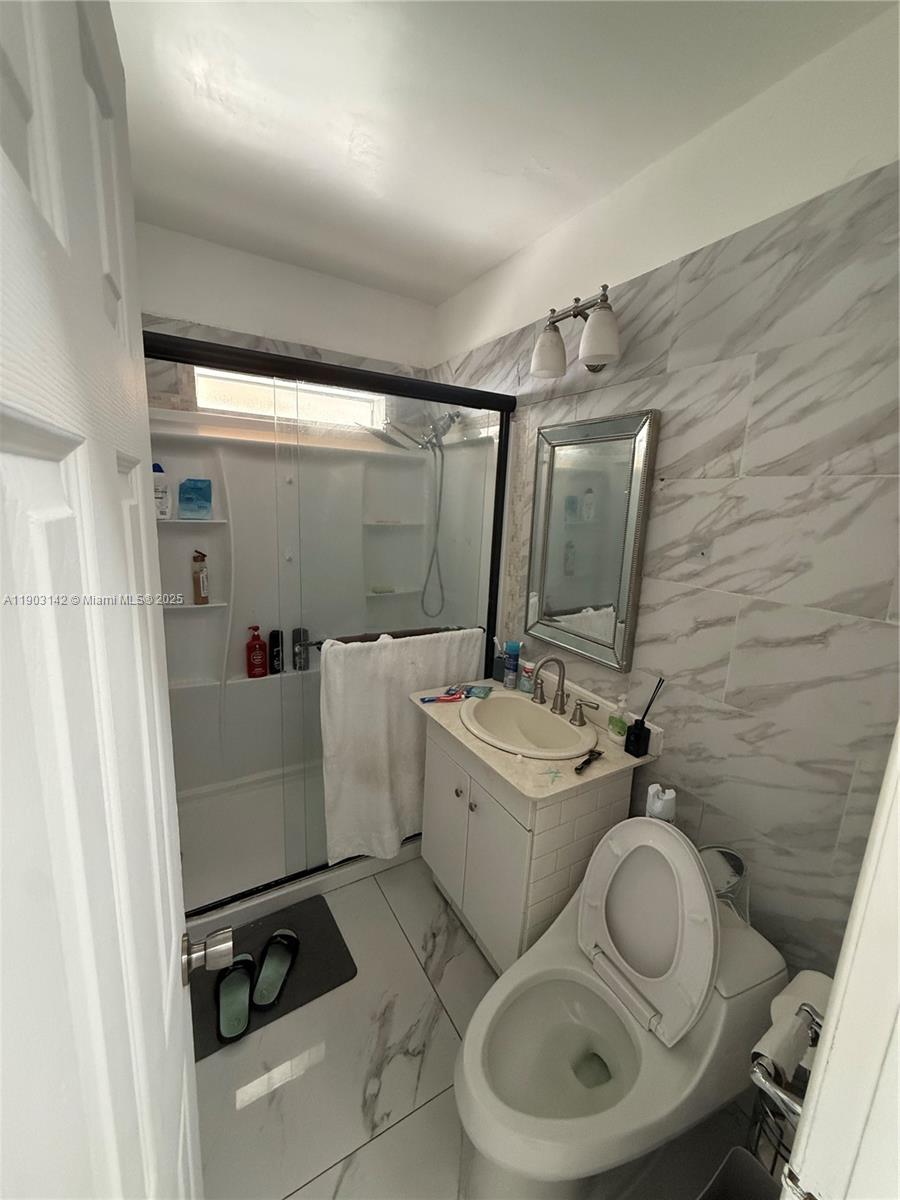 MIAMI MODERN MANORS - Residential