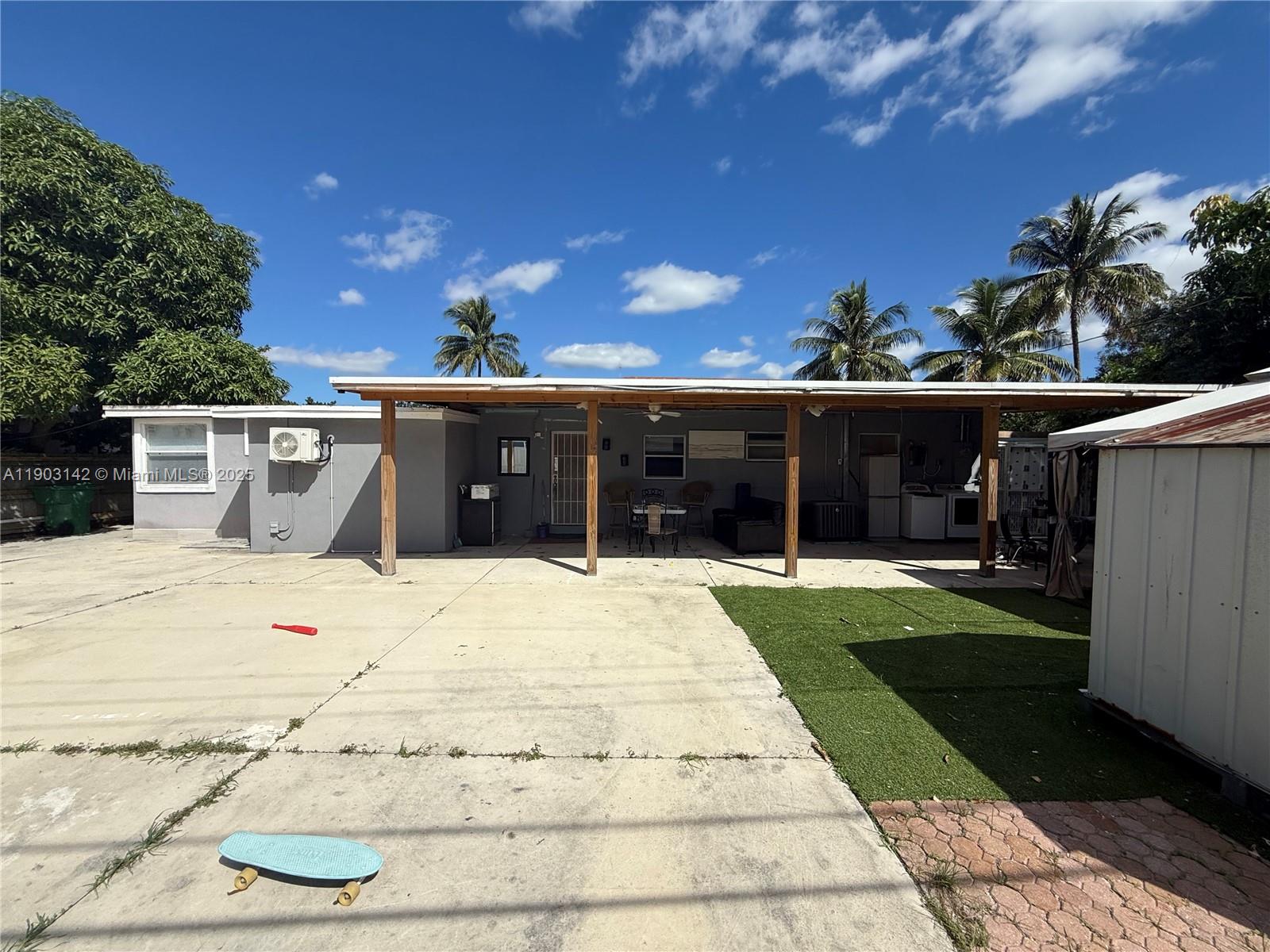 580 NW 185th St