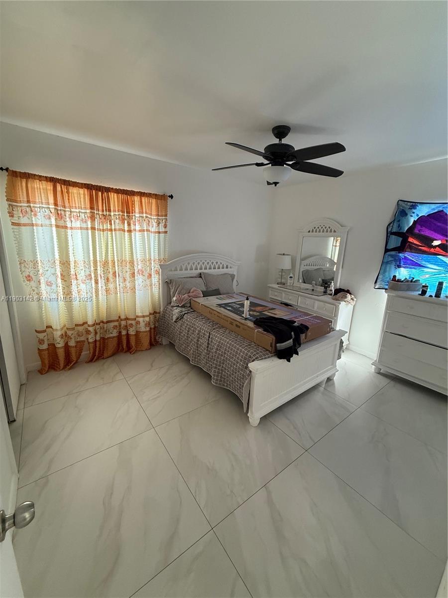 MIAMI MODERN MANORS - Residential