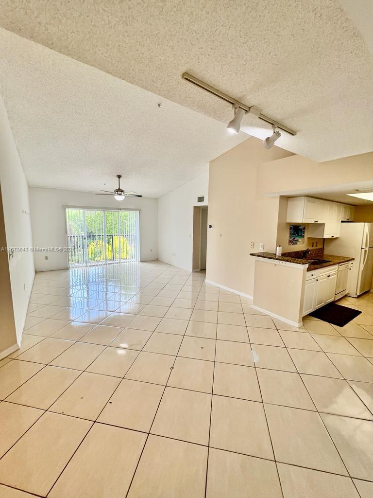 GRAND VIEW AT CRESTWOOD C - Residential Lease