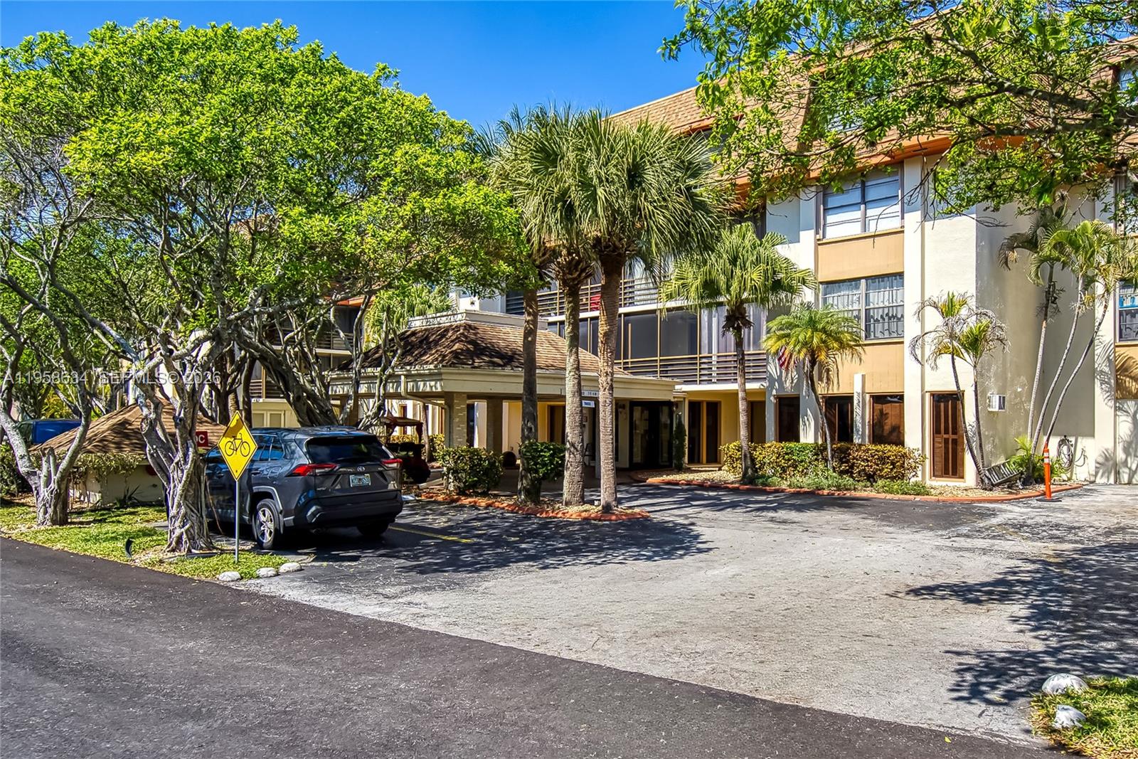 CEDAR GLENN CONDO APTS EA - Residential