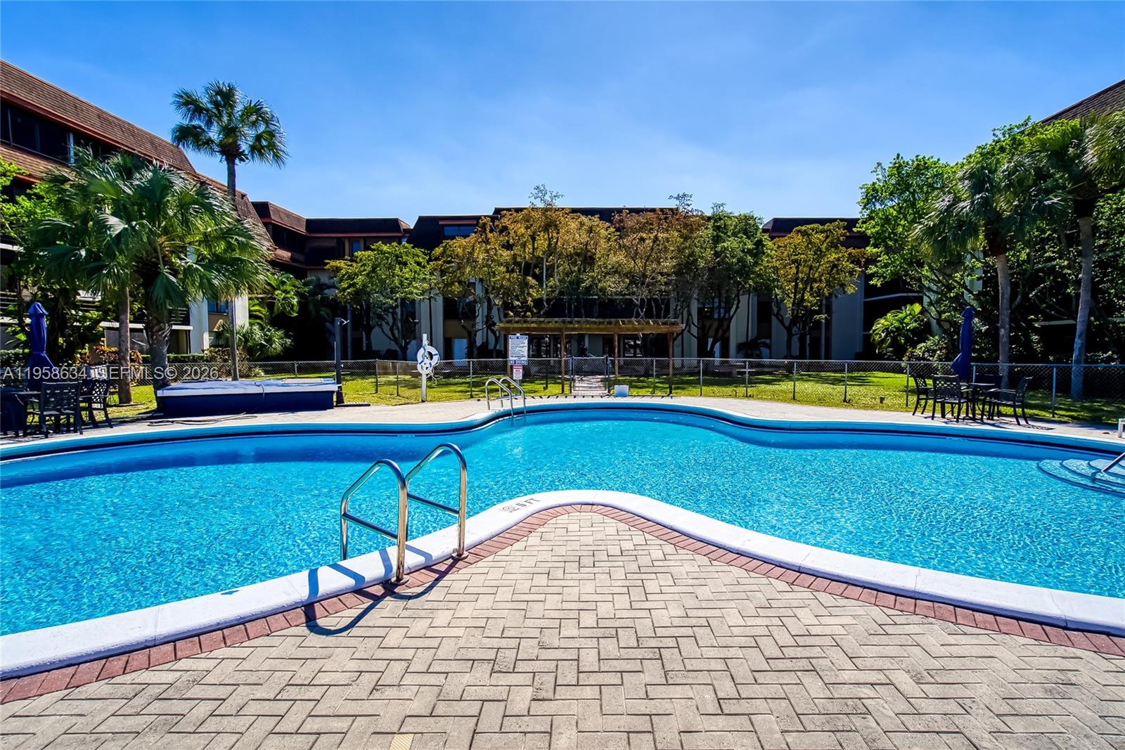 CEDAR GLENN CONDO APTS EA - Residential