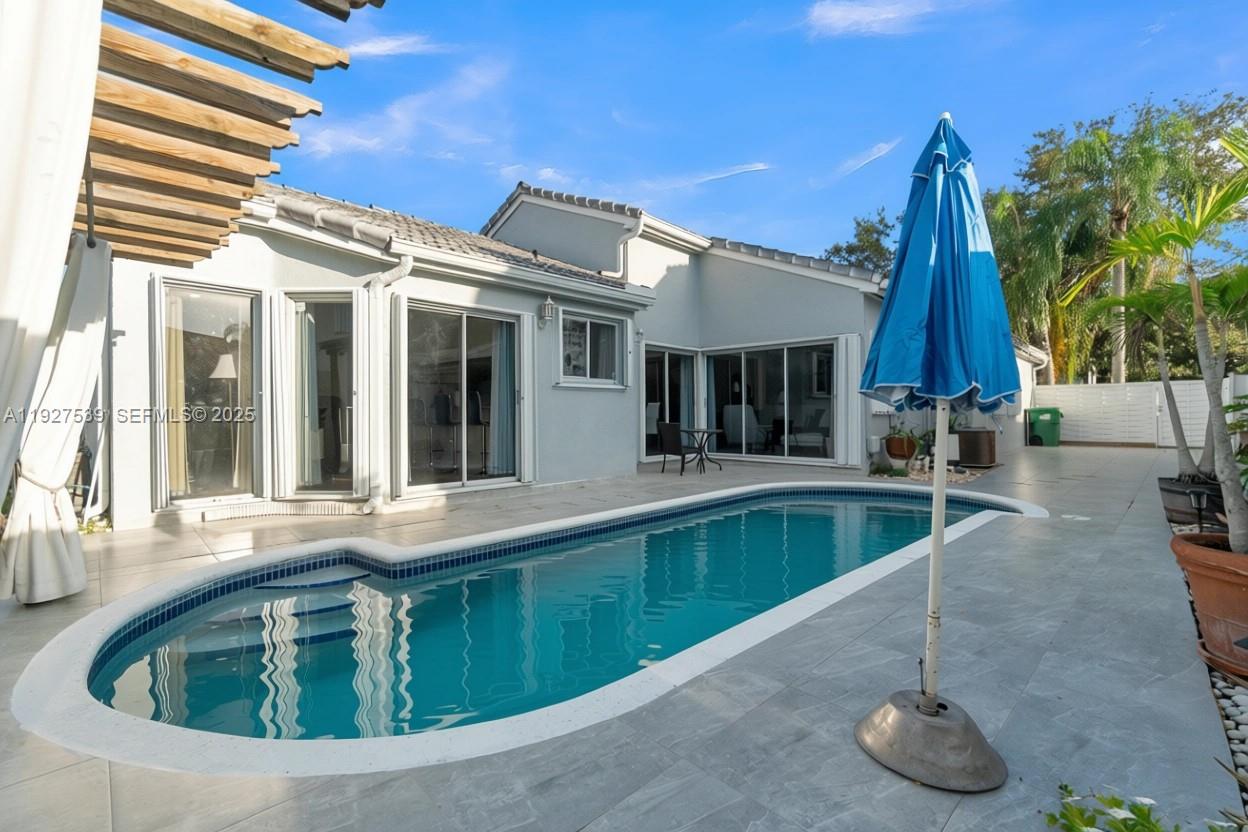 WEITZER HAMMOCKS HOMES SE - Residential