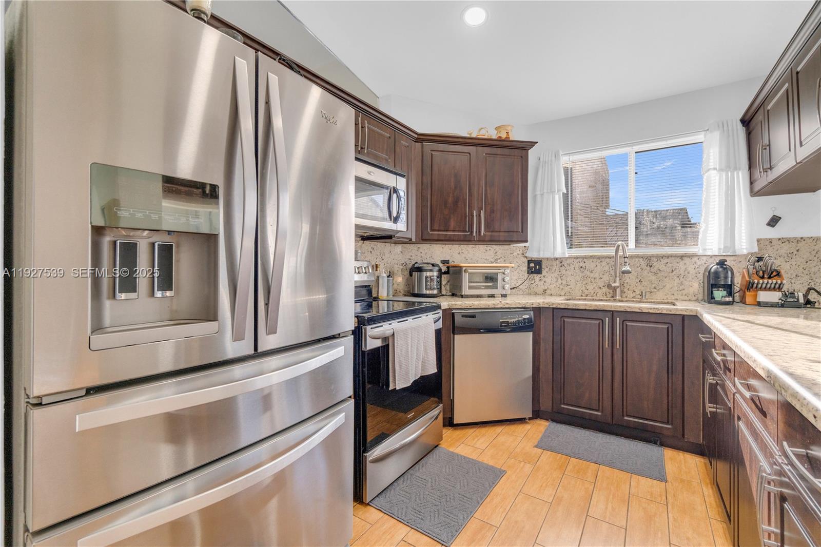 WEITZER HAMMOCKS HOMES SE - Residential