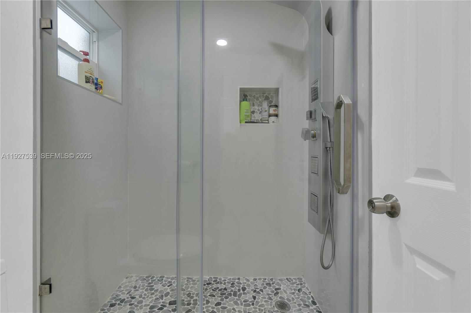 WEITZER HAMMOCKS HOMES SE - Residential