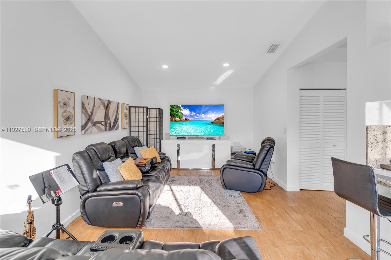 WEITZER HAMMOCKS HOMES SE - Residential