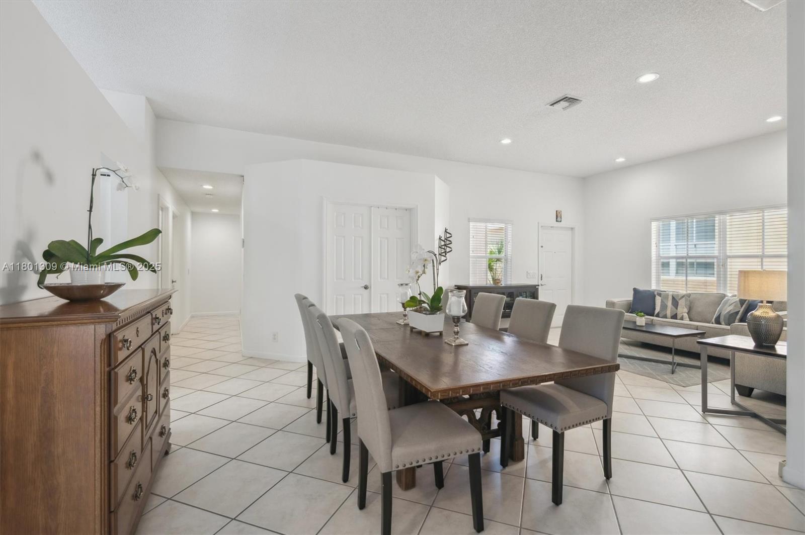 1288 Chinaberry Dr, Weston, FL, 33327/$760,000 4 1288 Chinaberry Dr